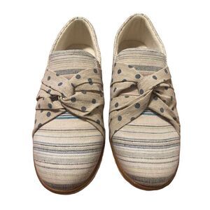 Muk Luks Womens Beige Polka Dot Striped Boardwalk Stepping Out Sneakers Sz 7.5